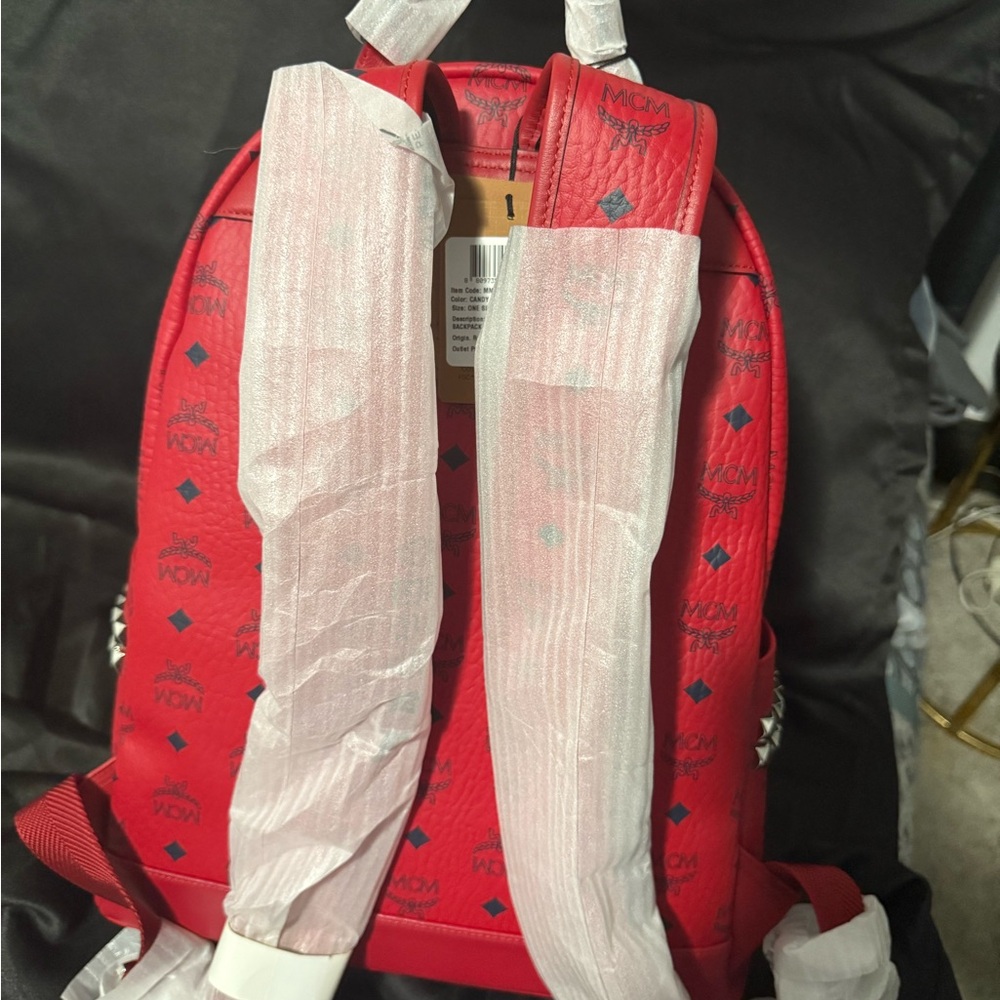 MCM Scarlet Backpack with Iconic Print - Picture 3 of 9